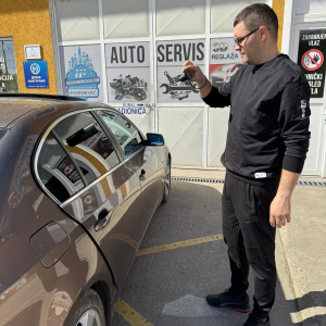 Atest zatamnjenih auto stakala Loznica 6